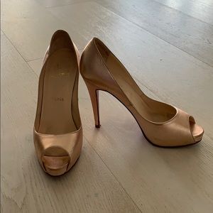 Rose gold Very Prive Christian Louboutin heels